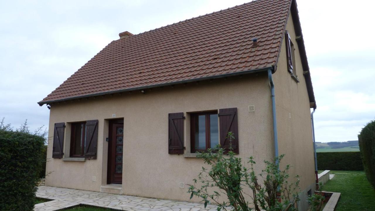 Maison De Vacances Pour 6 Personnes Avec Piscine Lainsecq Exterior foto